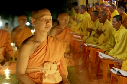 So sánh Tiểu thừa và Đại thừa